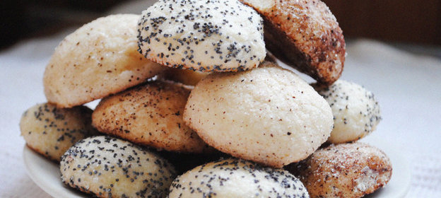 Сахарное печенье с корицей или маком