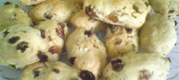 хрустящее печенье с орехами и сухофруктами