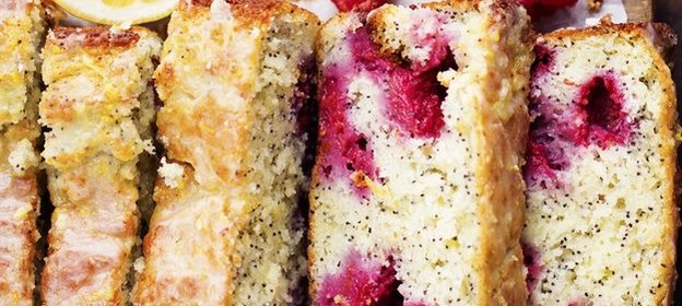 Лимонный кекс с малиной и маком