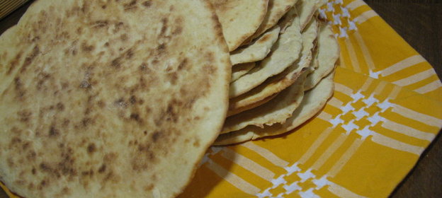 Лепёшки вместо хлеба, на кефире, без дрожжей