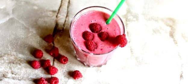 Смузи с ягодами и бананом