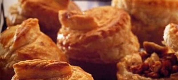 Соус томатный с грибами и яичными желтками