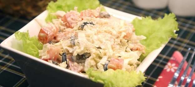 Салат с копчёной куриной грудкой