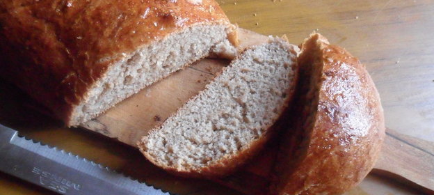 Батон из цельнозерновой муки на сыворотке (с благодарностью для Наташи - mama tasi)