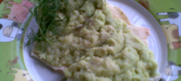 Хрустящие хлебцы с пастой из авокадо