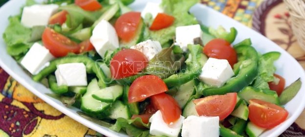 Салат с сыром «Фета» и овощами