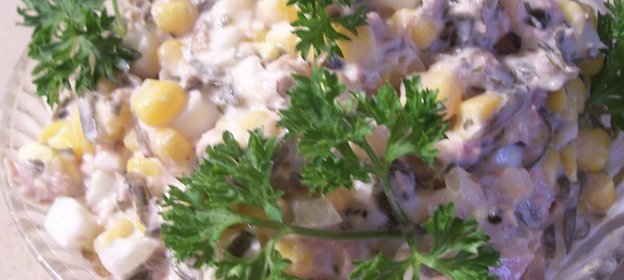 Салат из морской капусты с тунцом