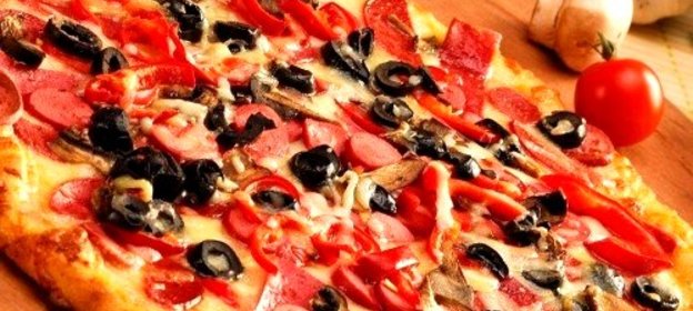 Пицца с помидорами в мультиварке