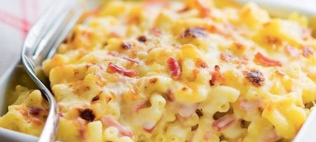 Макаронная запеканка с ветчиной и сыром