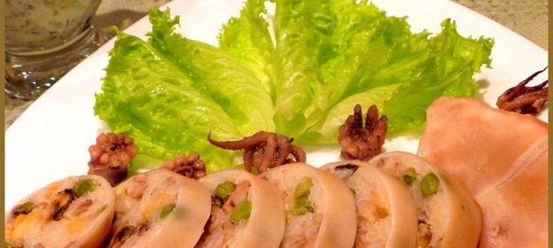 КАЛЬМАРЫ фаршированные морским коктейлем с рисом в мультиварке ( Тест-драйв )