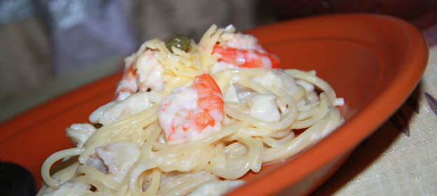 Быстрая паста (спагетти с морепродуктами в сливочном соусе)