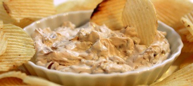 Французский луковый дип с йогуртом