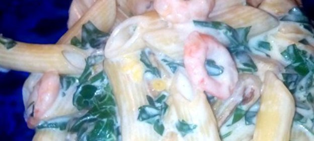 Паста с кабачком, петрушкой и креветками