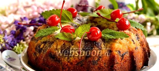 Масляный кекс с консервированной вишней