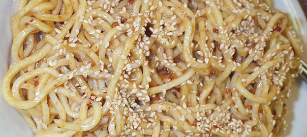 Холодная лапша с кунжутом