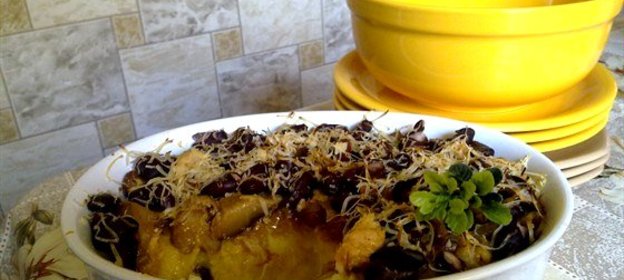 Запеканка из картофеля с курицей и фасолью