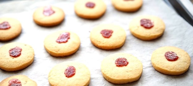 Песочное печенье с джемом