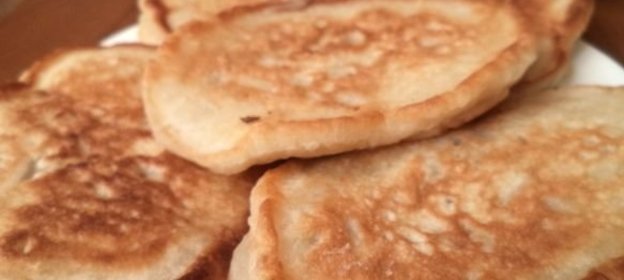 Оладьи с яблоками на молоке