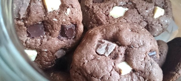 Печенье с тремя видами шоколада