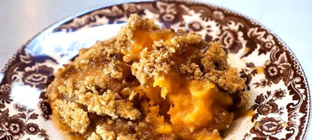 Десерт из сладкого картофеля и орехов