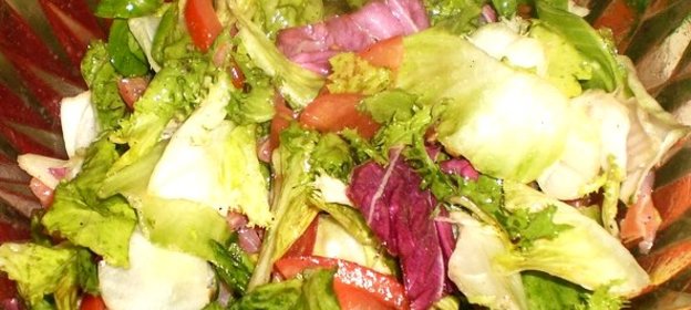 Простой салат с семгой слабосоленой