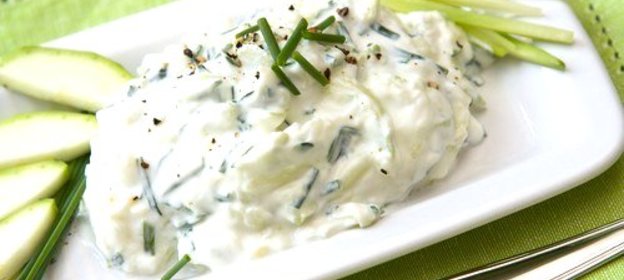 Сырный дип с хреном