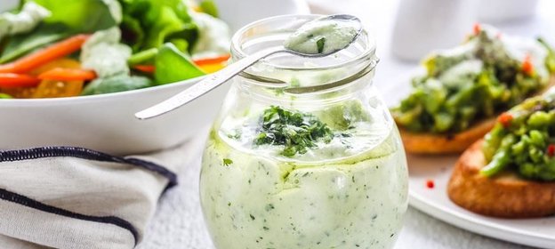 Сырный соус с зеленью