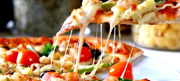 Пицца с креветками и шампиньонами