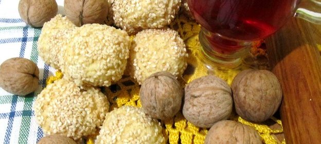 Печенье с орехами и кунжутом