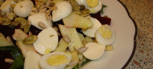 Салат легкий со свеклой