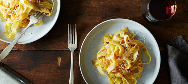 Паста с тыквой и луком