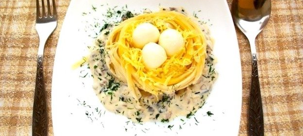 Паста «Гнёздышко» с моцареллой и пармезаном