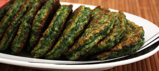 Зеленые оладьи из шпината и брокколи