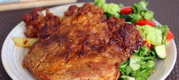 Свиные стейки в паприке