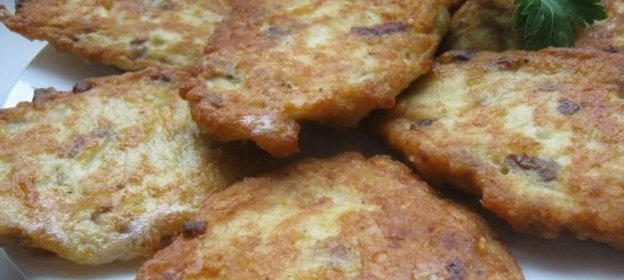 Куриные оладьи с грибами и сыром