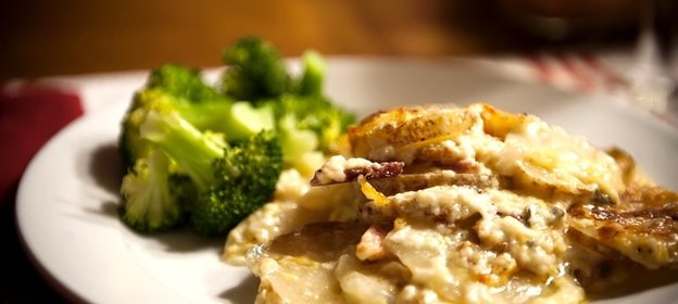 Картофельная запеканка с беконом