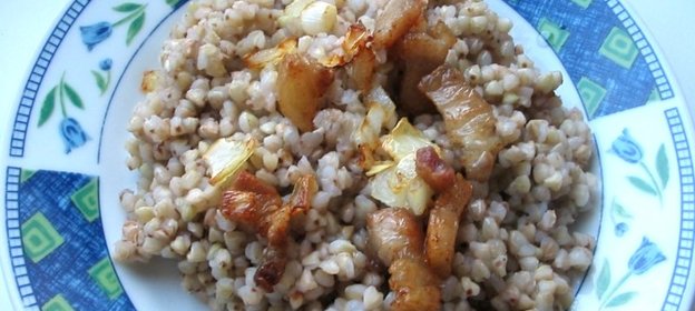 Каша со шкварками