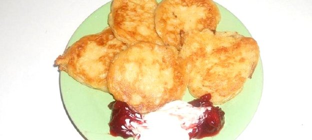 Творожные оладьи с хурмой