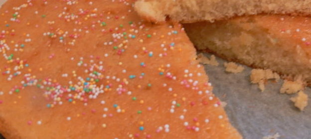 Большой лимонный кекс