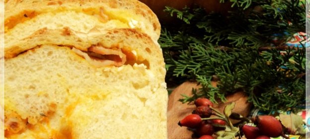Хлеб с тыквой, копченой грудинкой и сыром фета. (дуэль)