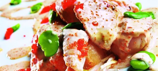 Рыба-соль с морскими гребешками и соусом васаби