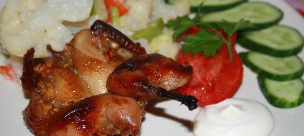 Запеченные перепелки в пикантном маринаде