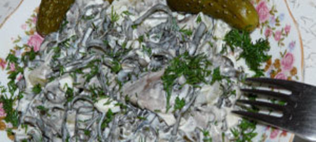салат из морской капусты с грибами
