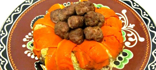 Запеканка из риса с фрикадельками