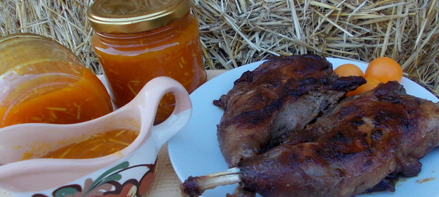 Остро-сладкий соус из алычи