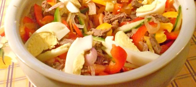 Салат «Бахор» с бараниной и овощами