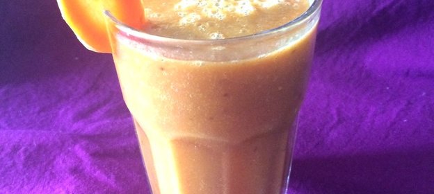 Смузи из ананаса и инжира