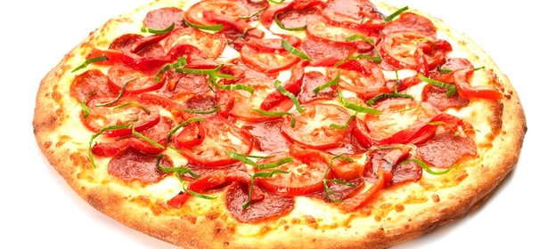 Пицца с копченой колбасой