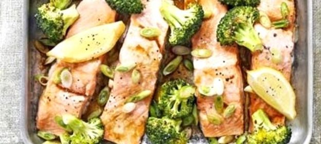 Рыба с брокколи в духовке