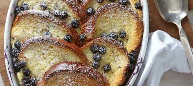 Французская запеканка с черникой и сливочным сыром